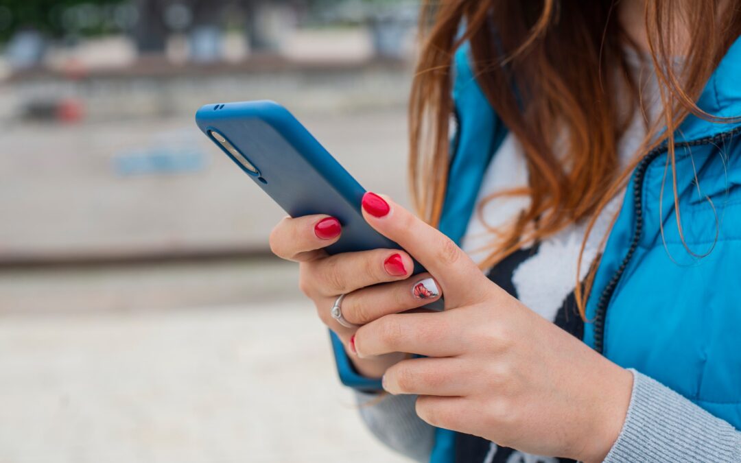 Quand la technologie rencontre le mystique: L&rsquo;impact des SMS sur la voyance