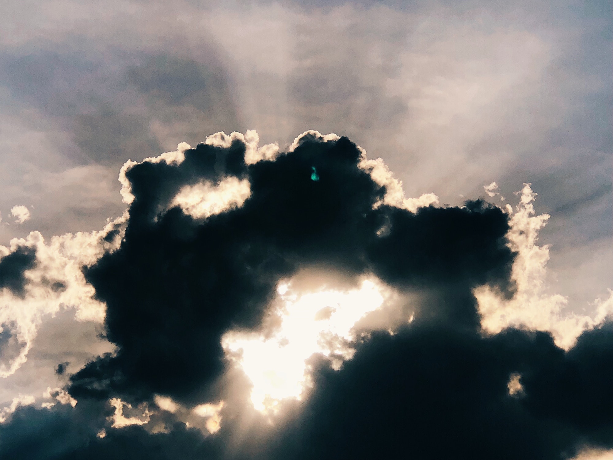 Des prédictions privées: La voyance par SMS comme votre confident spirituel