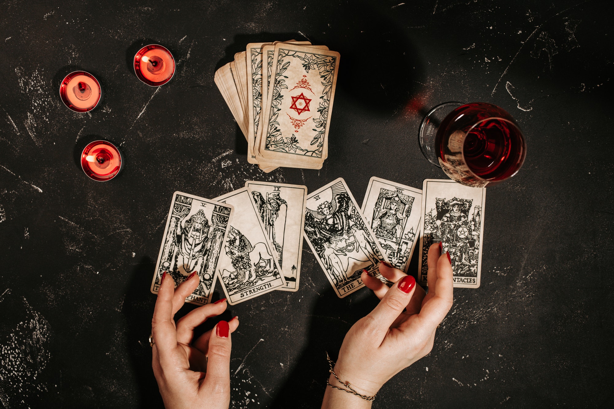 Voyance gratuite: quand et pourquoi consulter?