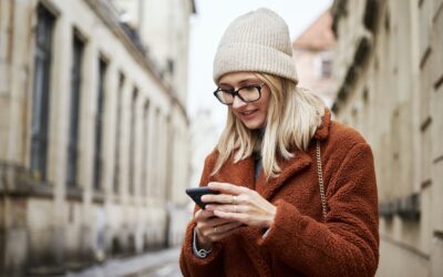 La voyance par SMS: Comment des messages courts peuvent mener à de grandes révélations